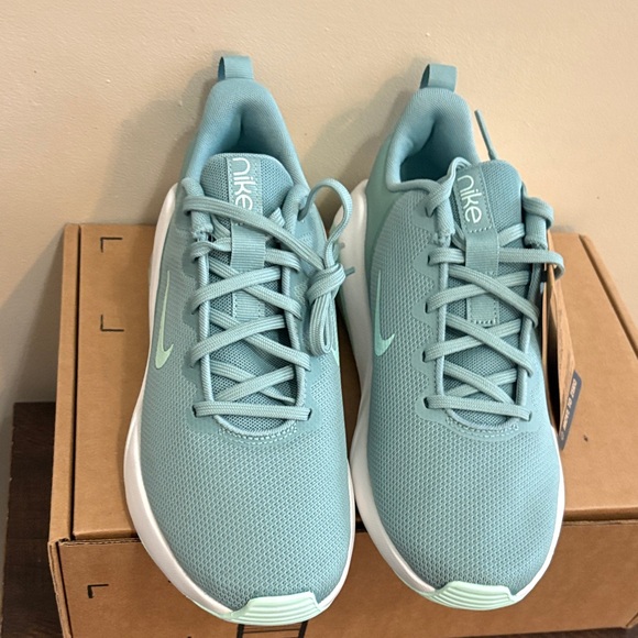 Nike Women's air zoom Bella Sneakers in Teal and White - Picture 2 of 5